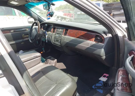 2006 Lincoln Town Car Signature Limited z USA, uszkodzony, nr VIN 1LNHM82V76Y634099